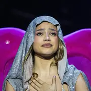 Emilia la rompió en su primer Movistar del mp3 tour.