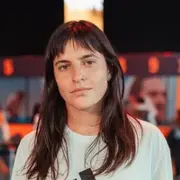 Lola del Carril es la primera mujer argentina en relatar un partido del Mundial