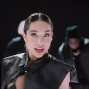 María Becerra en el videoclip de LATTE.