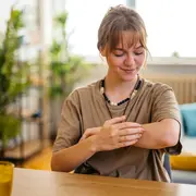 Mosquitos: ¿qué colores de topa los atrae más?