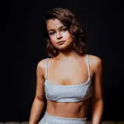 Muna Pauls, la hija de Agustina Cherri y Gastón Pauls participó del show que brindó la cantante Camilú en la Tangente y se hizo viral.