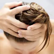 Te contamos cómo es el cowash y cuáles son sus beneficios.