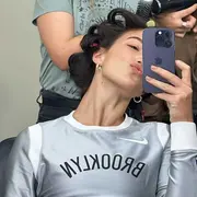 Stefi Roitman impactó con su estilo beauty y se subió a una de las tendencias del 2024.