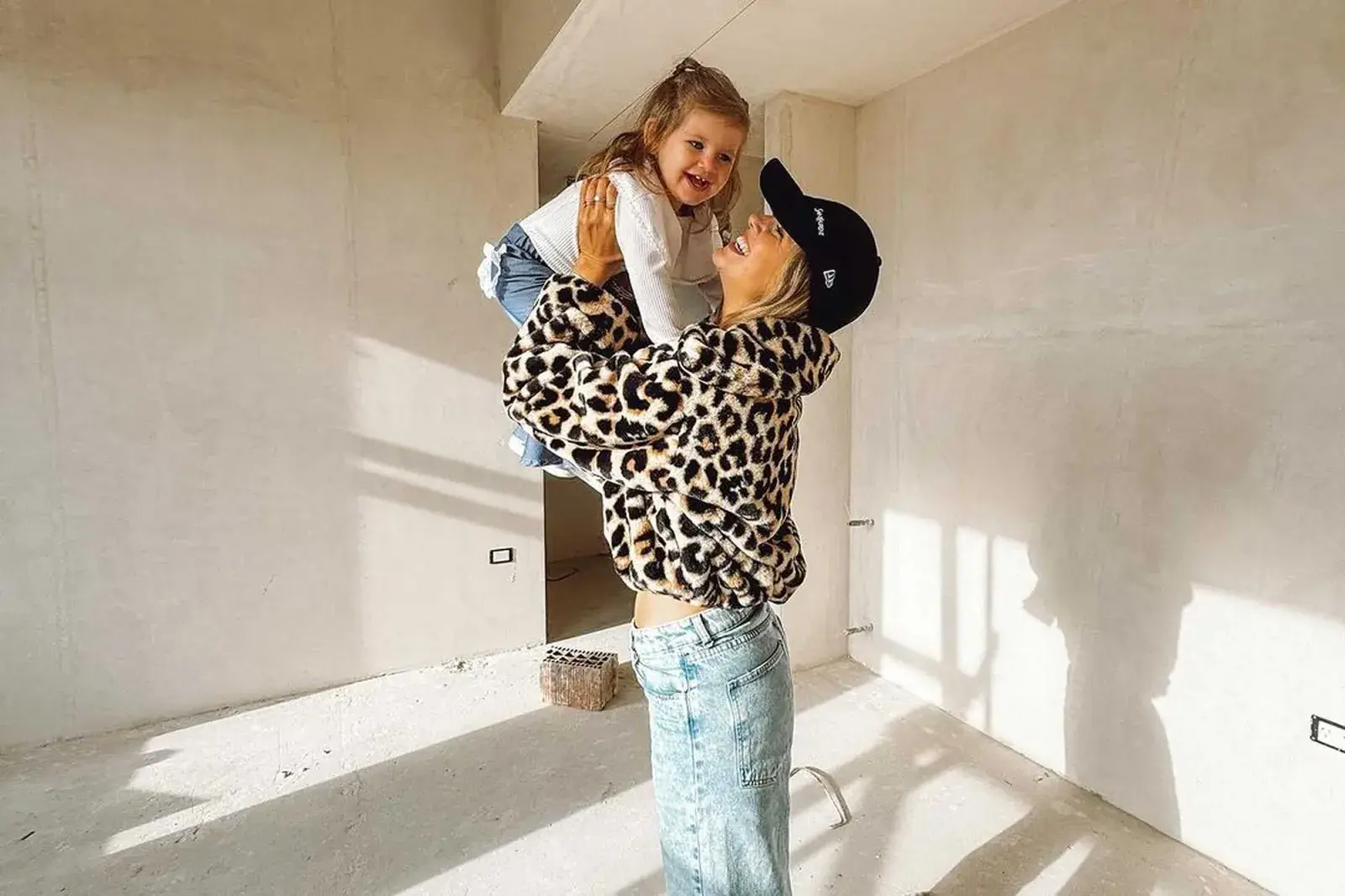 Stephanie Demner compartió algunas fotos en redes sobre el paso a paso de su nuevo hogar.