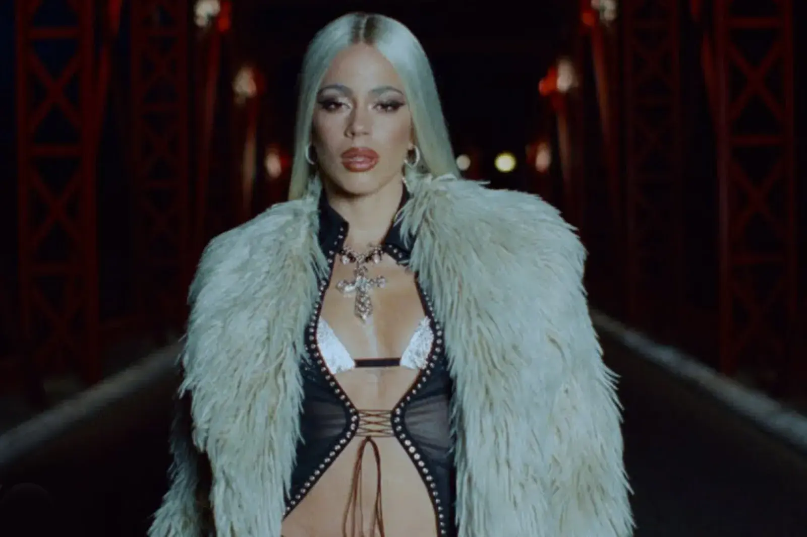 Tini Stoessel en el videoclip de Posta, su nueva canción.