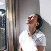 Santi Talledo creó un podcast en el que brinda consejos para atravesar un ataque de pánico