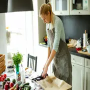 La tarta de berenjenas con tomates asados sin gluten es apta para todas las personas y gusta a toda la familia.