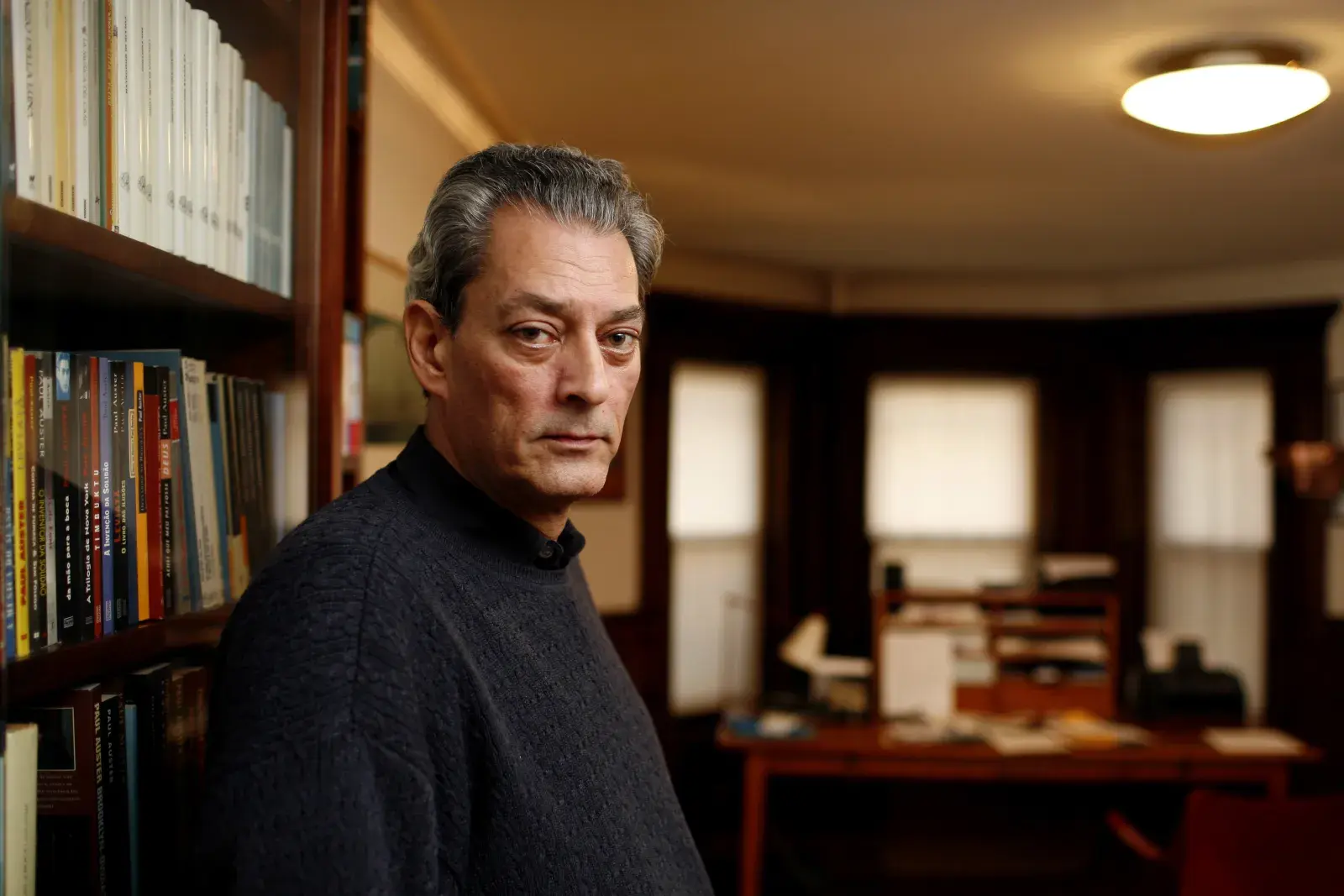 Paul Auster en su casa de Brooklyn, Nueva York.