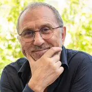 Joan Garriga nos adelanta detalles de su último libro, Constelaciones Familiares.