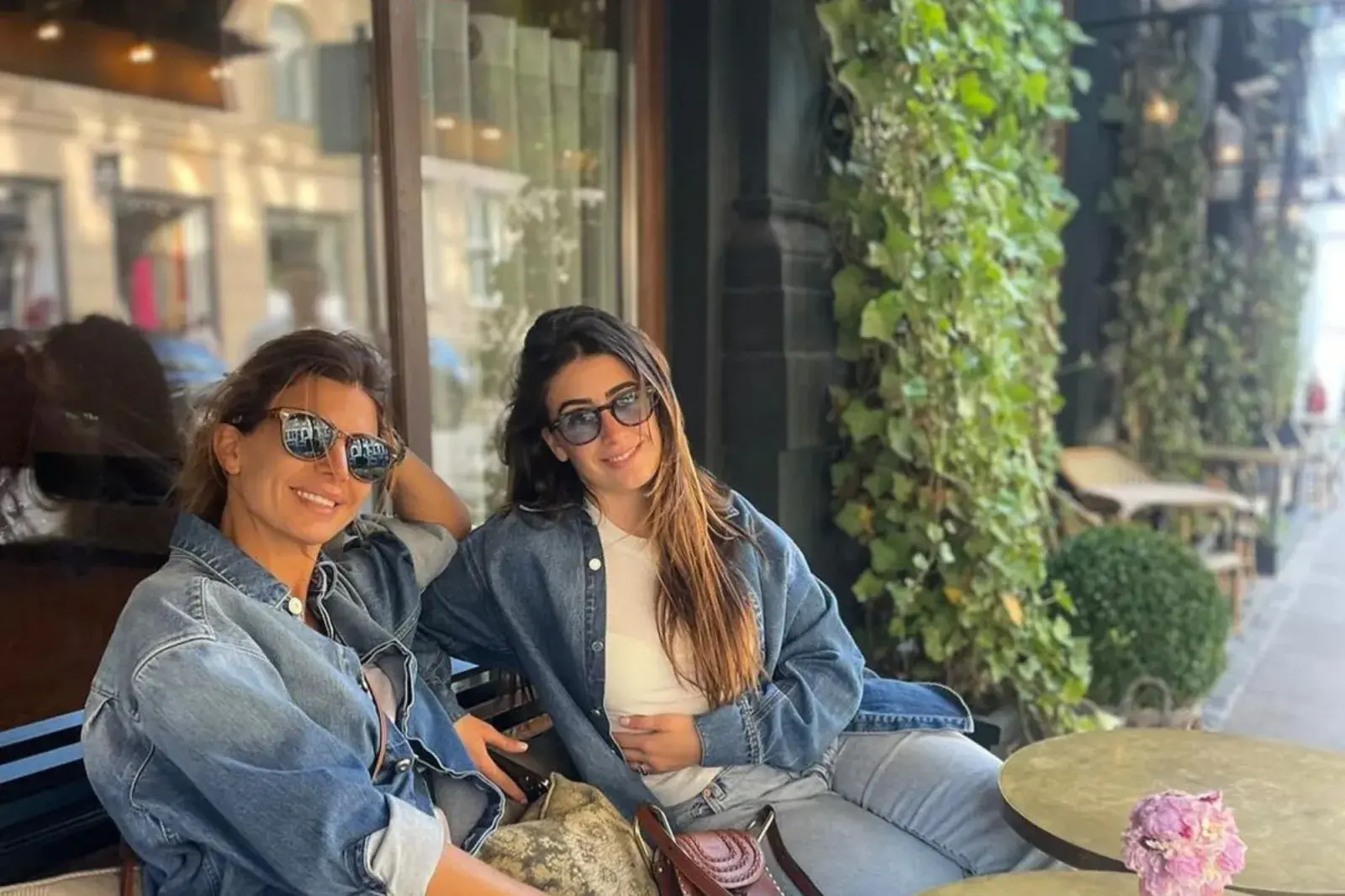 Juliana Awada y su hija Valentina Barbier compartiendo una salida juntas.