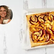 Maru Botana te cuenta cómo tenés que mezclar la masa para que te quede crocante e impecable.