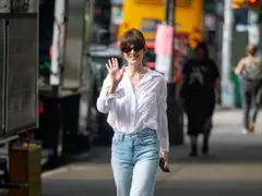 Dakota Johnson nos da clases de estilo para looks de fin de semana.