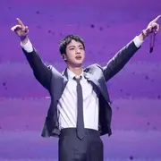 El regreso de Jin de BTS en Festa 2024, tras finalizar el servicio militar.