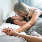 Consejos para apagar el apagar el murmullo mental y desbloquear tu energía sexual.