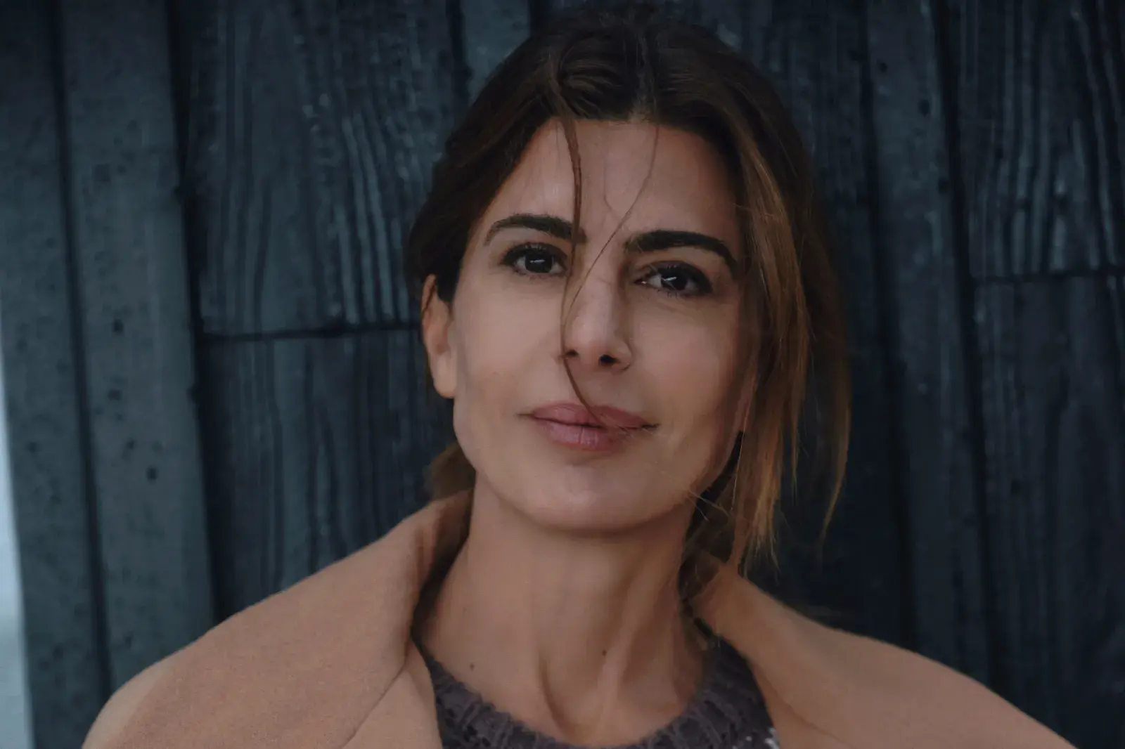 Juliana Awada y otro lookazo de su cápsula personal, diseñada por ella misma.
