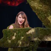 Taylor Swift con su The Eras Tour en Liverpool, el 13 de junio.