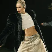 Tini Stoessel volvió a cambiar su color de pelo y en redes la compararon con un tierno personaje de Disney.