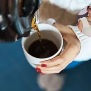Café bulletproof: cómo es esta infusión energizante que toma Maria Becerra.