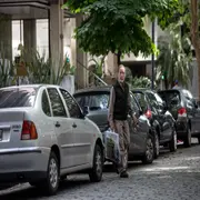 Guillermo Francella en el edificio de la temporada 3 de El Encargado.
