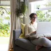 Qué es quiet ambition, el nuevo fenómeno de la generación Z.