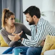 Parejas que discuten: claves para mejorar el diálogo.