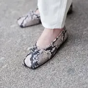 Ballerina de reptil print.