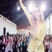 Agos Bisio, creadora de Proyecto Sirenas, una comunidad de mujeres que crece.