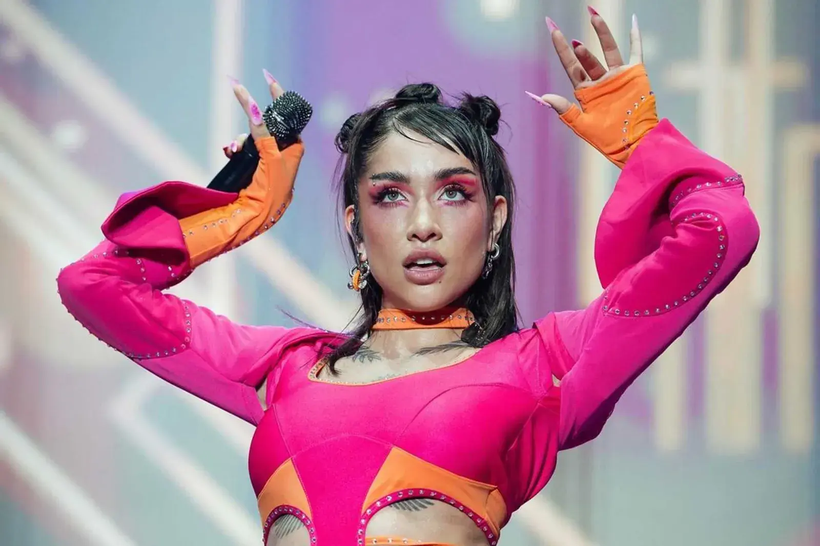 María Becerra lució unos pantalones que son el verdadero ítem de moda de este 2024.