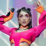 María Becerra lució unos pantalones que son el verdadero ítem de moda de este 2024.