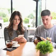 Adicción al celular: cuál es el tratamiento para superar la nomofobia