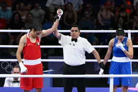 Imane Khelif, boxeadora argelina, le ganó a la italiana Angela Carini.