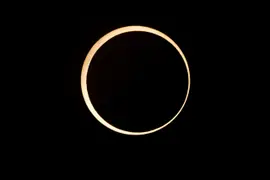 Cómo es el eclipse anular que “tapará” en sol en la Argentina