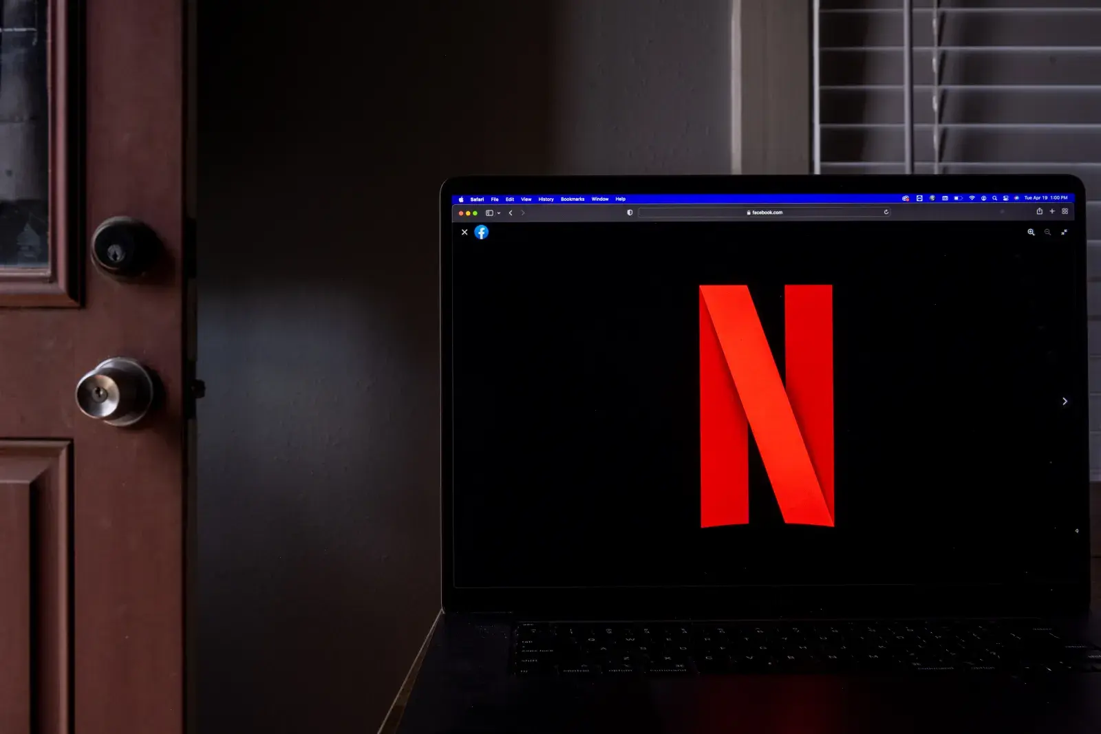 Pantalla de computadora con el logo de Netflix.