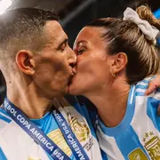 Foto de Jorgelina Cardoso y Ángel Di María.