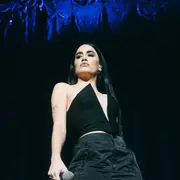 El look de Lali Espósito para su show con Dillom en el Movistar Arena.