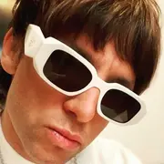 El cantante de Turf, Joaquín Levinton cantó en el Cris Morena Day y en el medio de su performance se olvidó la letra.