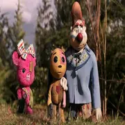 Un fotograma de "Ollie está perdido", con tres de sus personajes en un bosque.