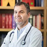 Dr. Facundo Pereyra, gastroenterólogo.
