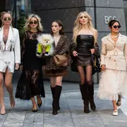 Invitadas a un desfiles de la semana de la moda en Nueva York.