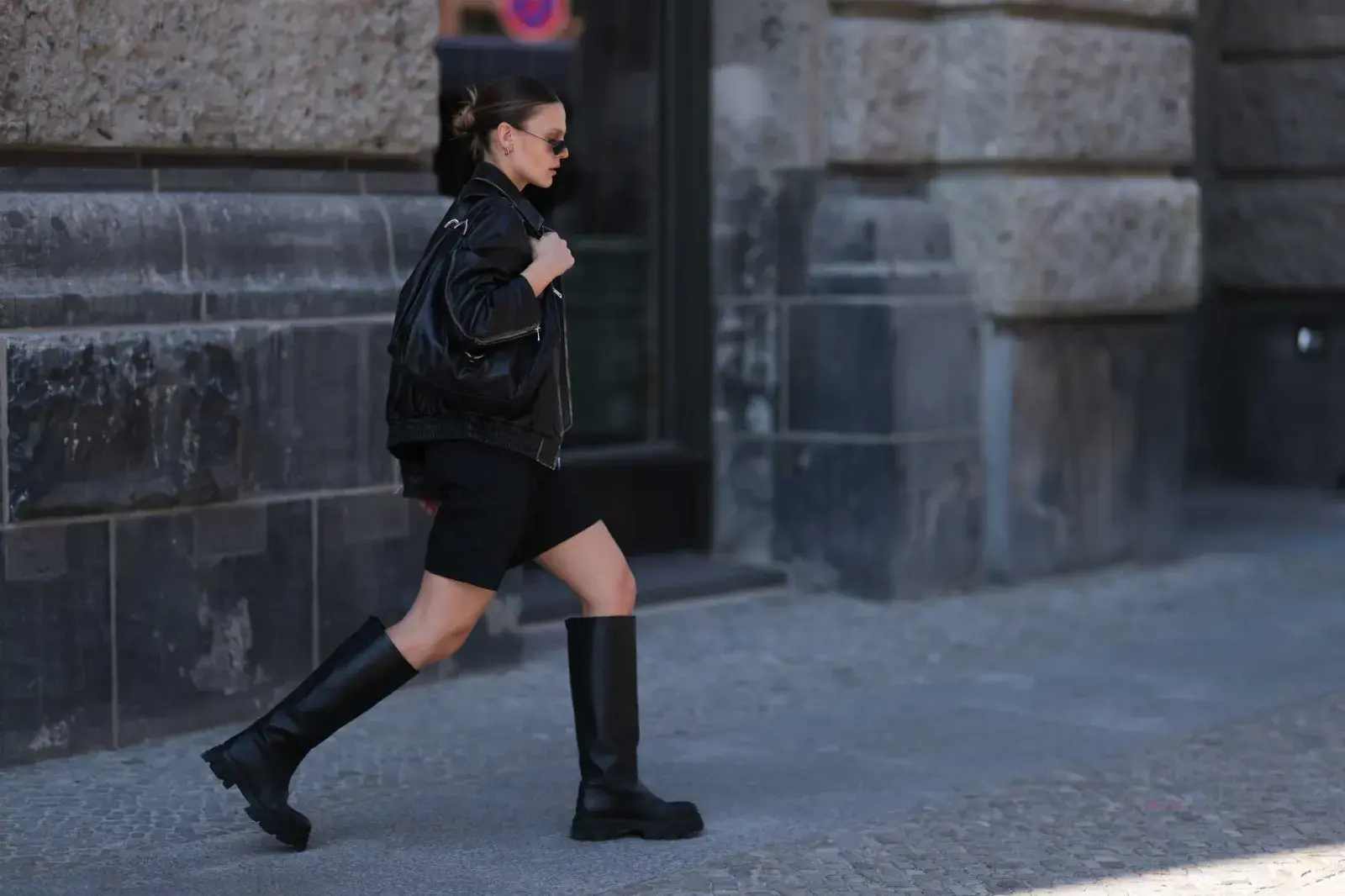 Las botas que quedan mejor con minifaldas son las de caña alta