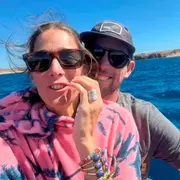 Juana y Yago, muy enamorados en una travesía marítima.