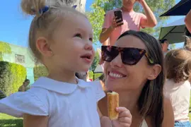 Foto de Pampita y su pequeña hija Ana.