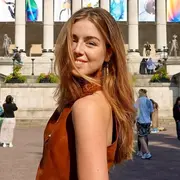 Foto de la princesa Alexia comenzando la universidad en Londres.