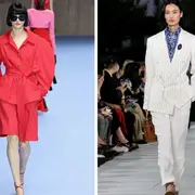 Dos personas caminando por la pasarela en la semana de la moda en Nueva York