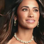 Foto de Antonela Roccuzzo en la portada de Haute Living.