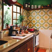 Los azulejos se distinguen por su funcionalidad para limpiar y por su capacidad para soportar ambientes húmedos