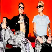 Foto de CA7RIEL y Paco Amoroso.