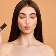 Labiales en color bordó