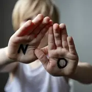 niño contra el abuso sexual