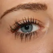 Pestañas efecto mojado